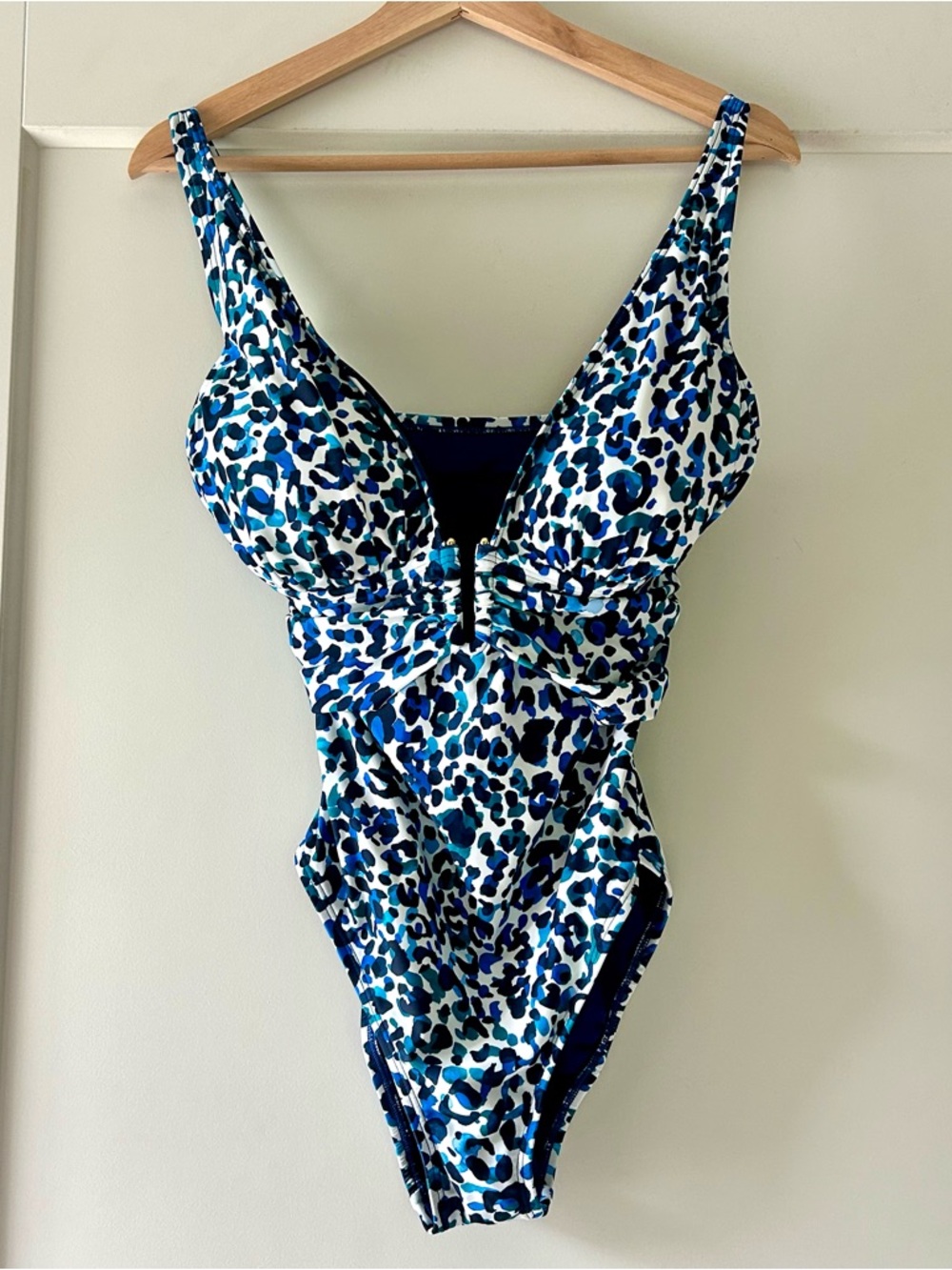 NWOT Bleu Rod Beattie Blue & Teal Leopard-Print One-Piece Swimsuit size 6